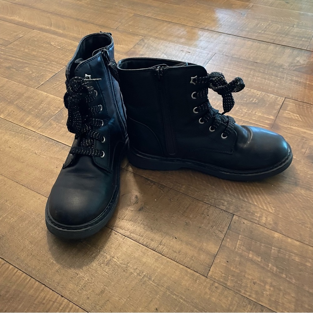 Girls zip side boots